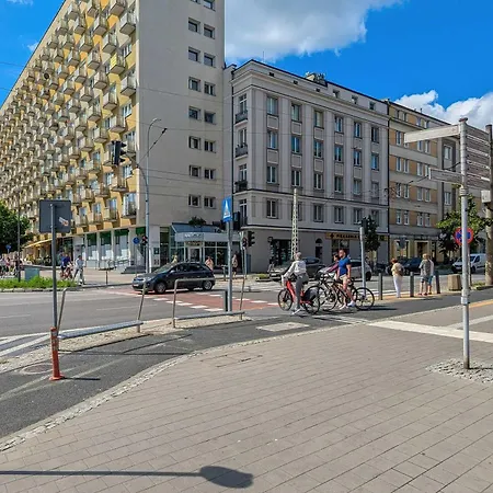 Style & Sea With Balcony In By Renters Apartment