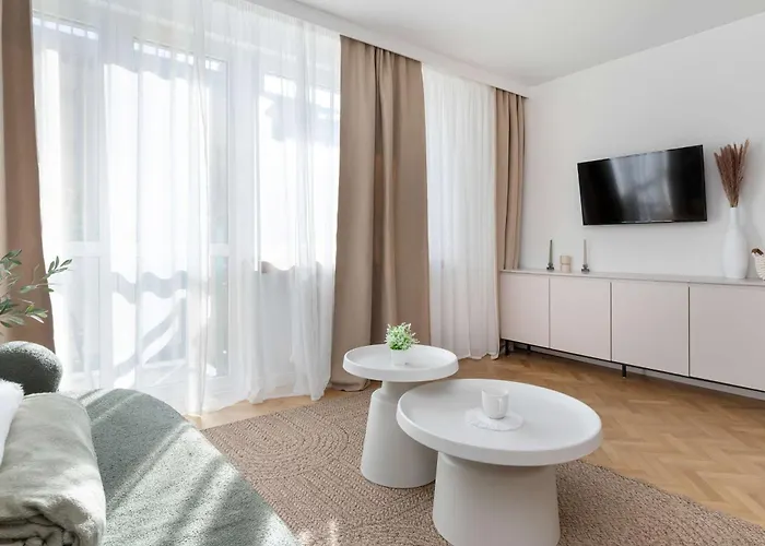 Style & Sea With Balcony In By Renters *