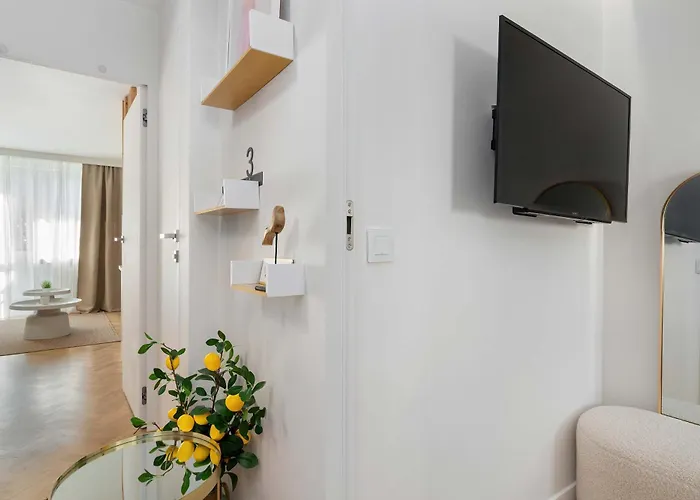 Style & Sea With Balcony In By Renters *