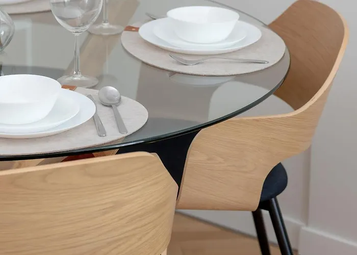 Apartment Style & Sea With Balcony In By Renters