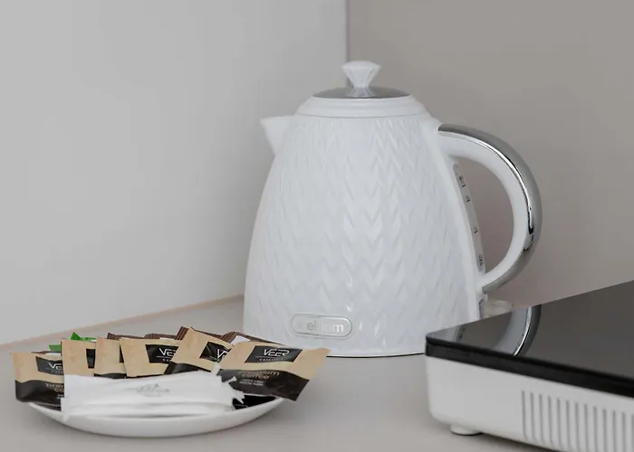 Style & Sea With Balcony In By Renters Apartment