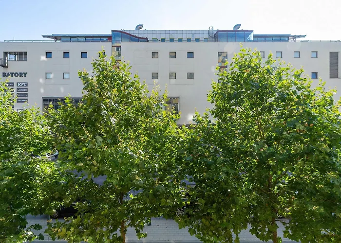 Apartment Style & Sea With Balcony In By Renters