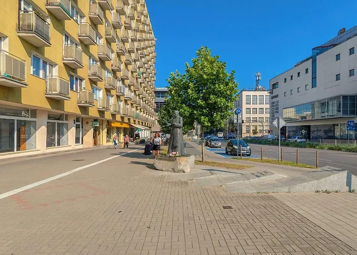 Apartment Jasny Dla 6 Osob W Gdyni, 2 Sypialnie I Balkon By Renters *